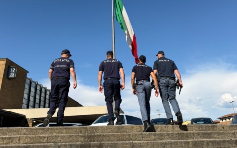 Polizia albanese a pattugliare le strade di Firenze