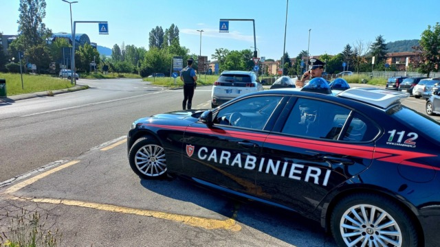 Monteriggioni (Siena), spacciano cocaina: due giovani denunciati
