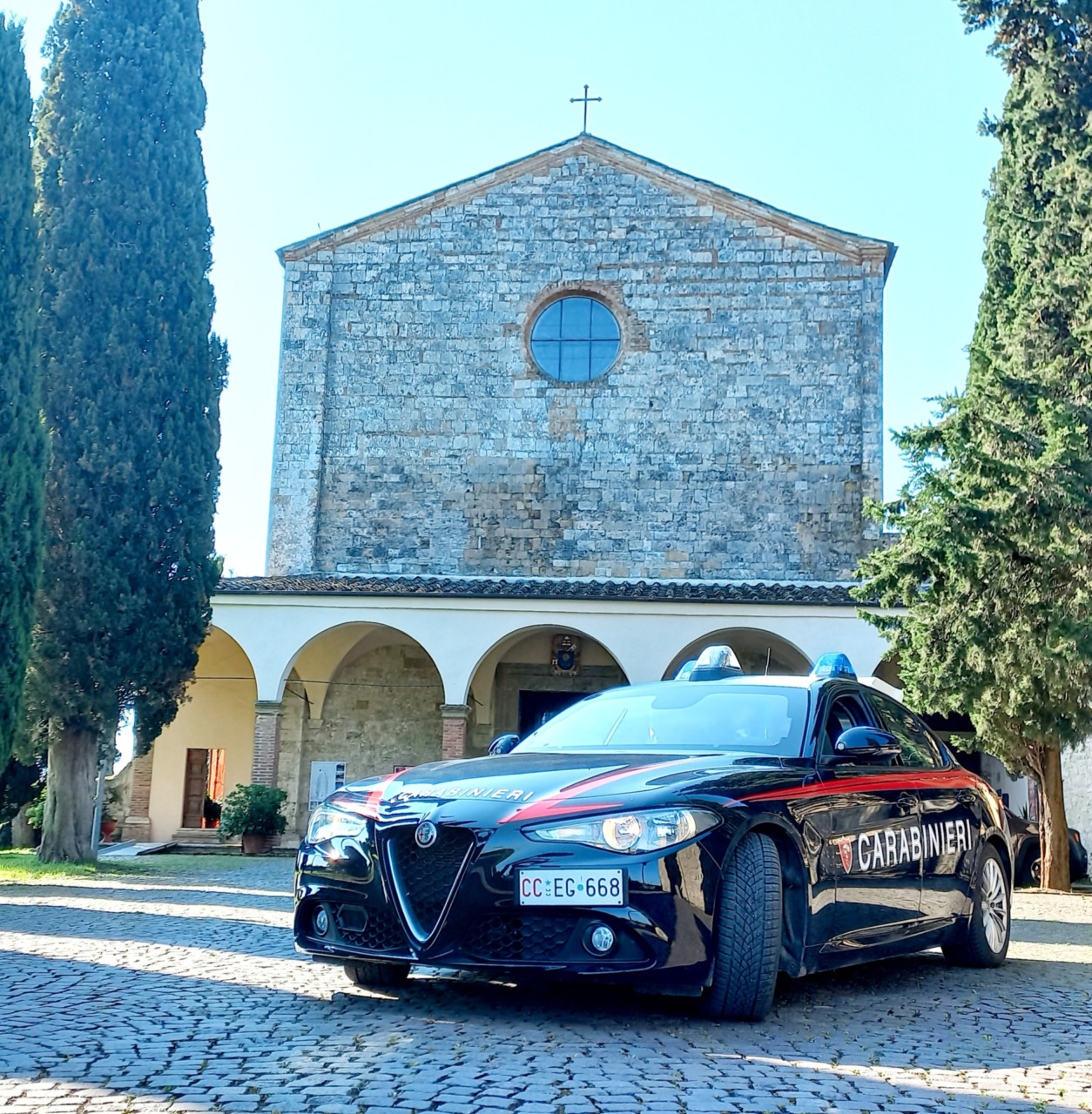 Rissa in piazza a Poggibonsi (Siena), nei guai sei minorenni