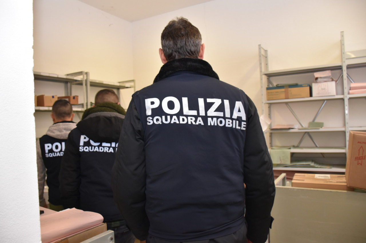 Hashish, cocaina e sigarette elettroniche alla marijuana, arrestato 38enne operatore sanitario