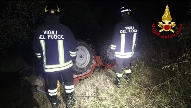 Siena, 77enne muore schiacciato dal suo trattore
