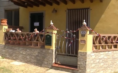 Duplice omicidio di Camaiore, contestata la premeditazione al padre. Stasera fiaccolata per Mirko e Kety