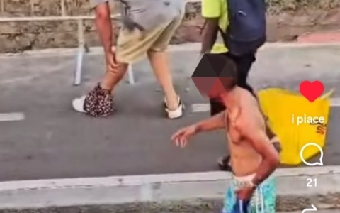 Ancora sangue e violenza in pieno giorno: rissa in via Galliano – VIDEO