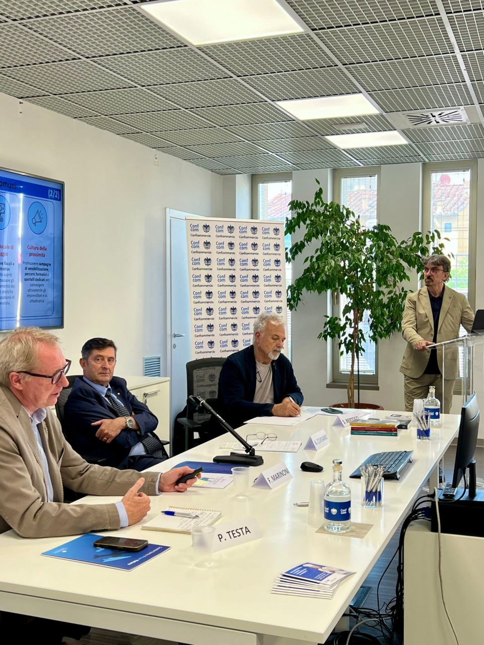 Esercizi storici, un confronto sul futuro dell’identità commerciale di Firenze