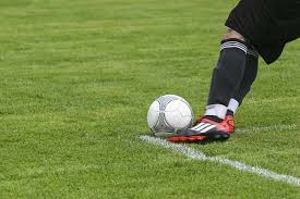 “Spezzate le gambe alla vostra compagna”: Prato, allenatore di calcio femminile squalificato