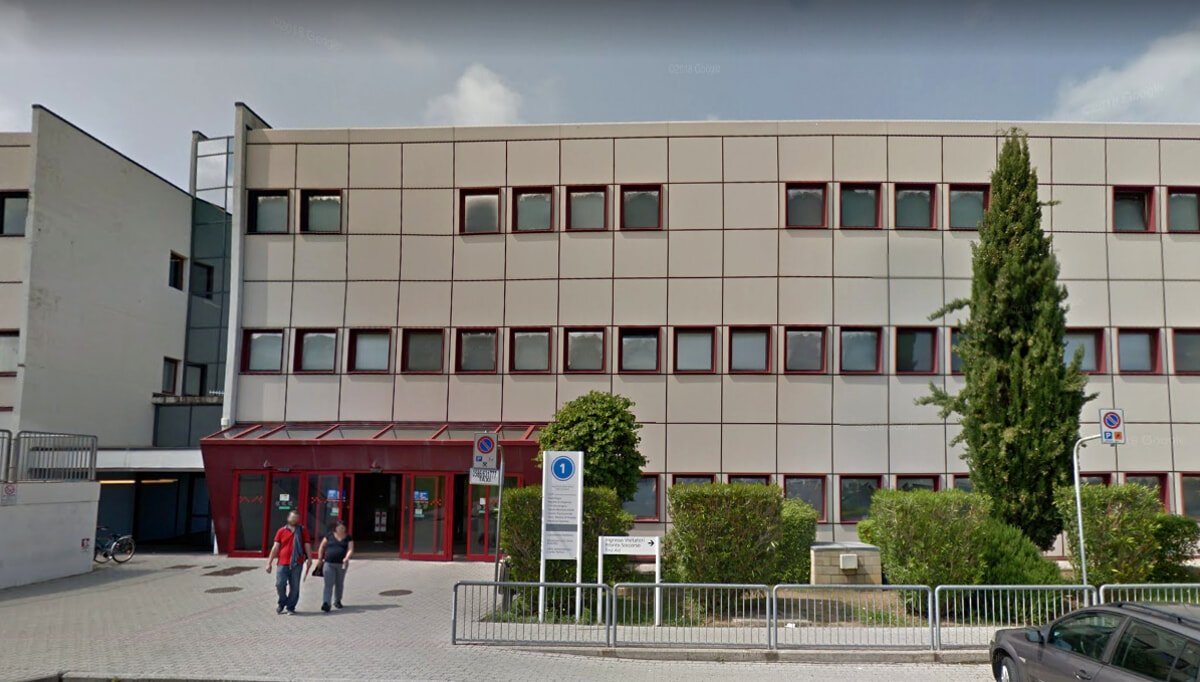 Cecina, tecnico aggredito in ospedale: donna sotto choc