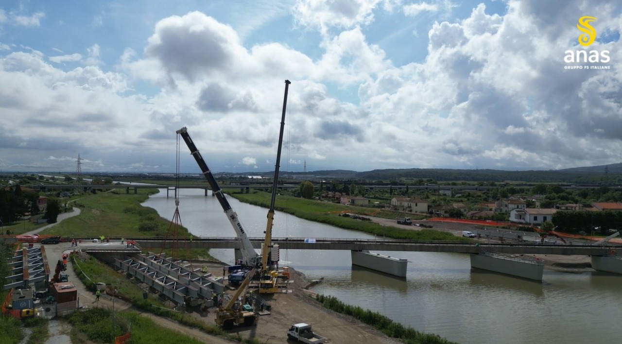 Completato il varo del nuovo ponte sul canale scolmatore
