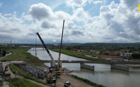Completato il varo del nuovo ponte sul canale scolmatore