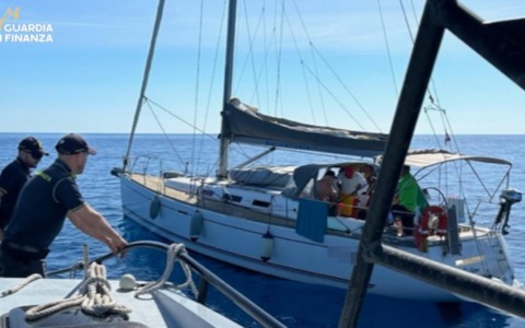 Controlli nel porto di Scarlino, irregolarità fiscali per due yacht battenti bandiera polacca
