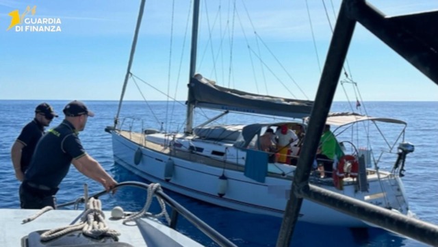 Controlli nel porto di Scarlino, irregolarità fiscali per due yacht battenti bandiera polacca