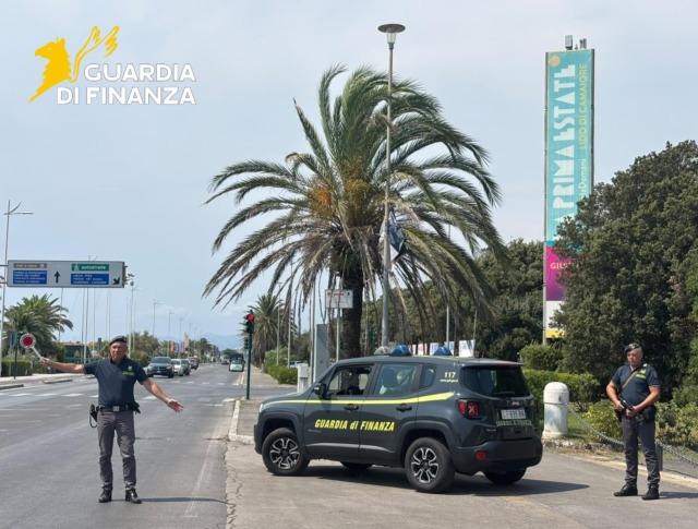 Con la villa a 700 metri dal mare, ma sconosciuti al fisco. Pizzicata coppia “infedele” all’Agenzia delle Entrate
