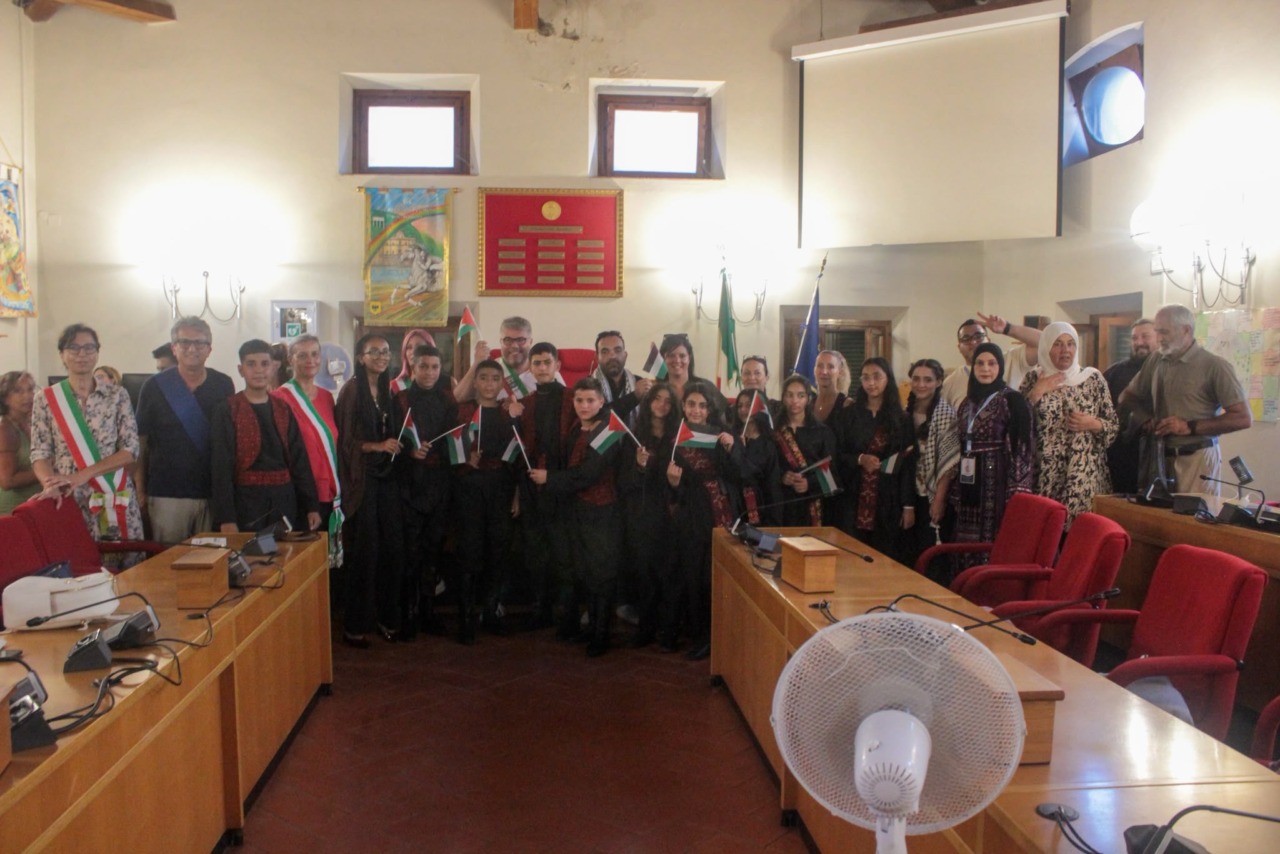 Dal campo profughi alla scuola pisana, il viaggio dei bimbi palestinesi
