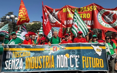 Sciopero dell’industria, la Toscana si ferma: in 5 mila in corteo. Ampia l’adesione