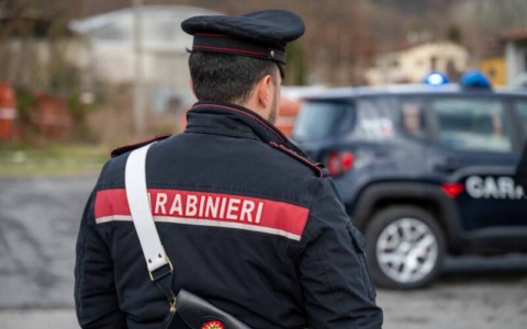 Firenze, rapina un coetaneo in piazza delle Cure: arrestato