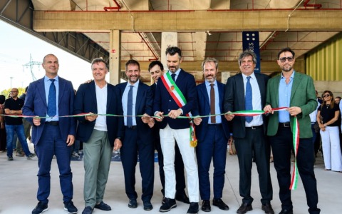 Inaugurato il Textile Hub, l’impianto per il riciclo dei rifiuti tessili – VIDEO
