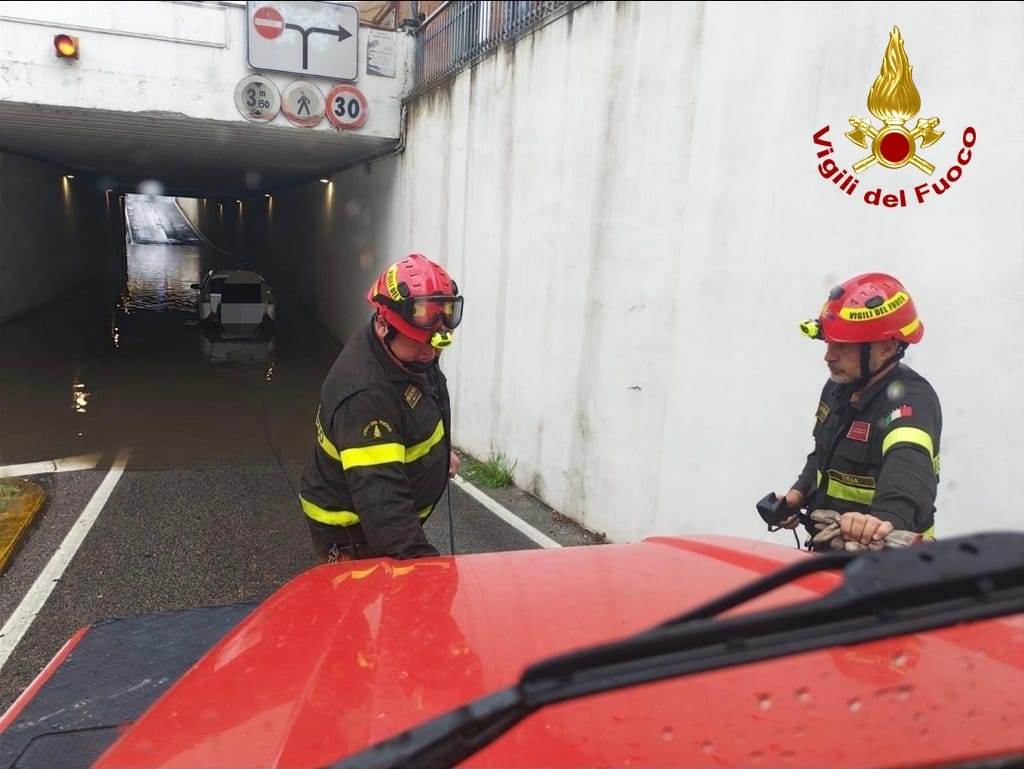Cantine e garage sott’acqua, le conseguenze del maltempo