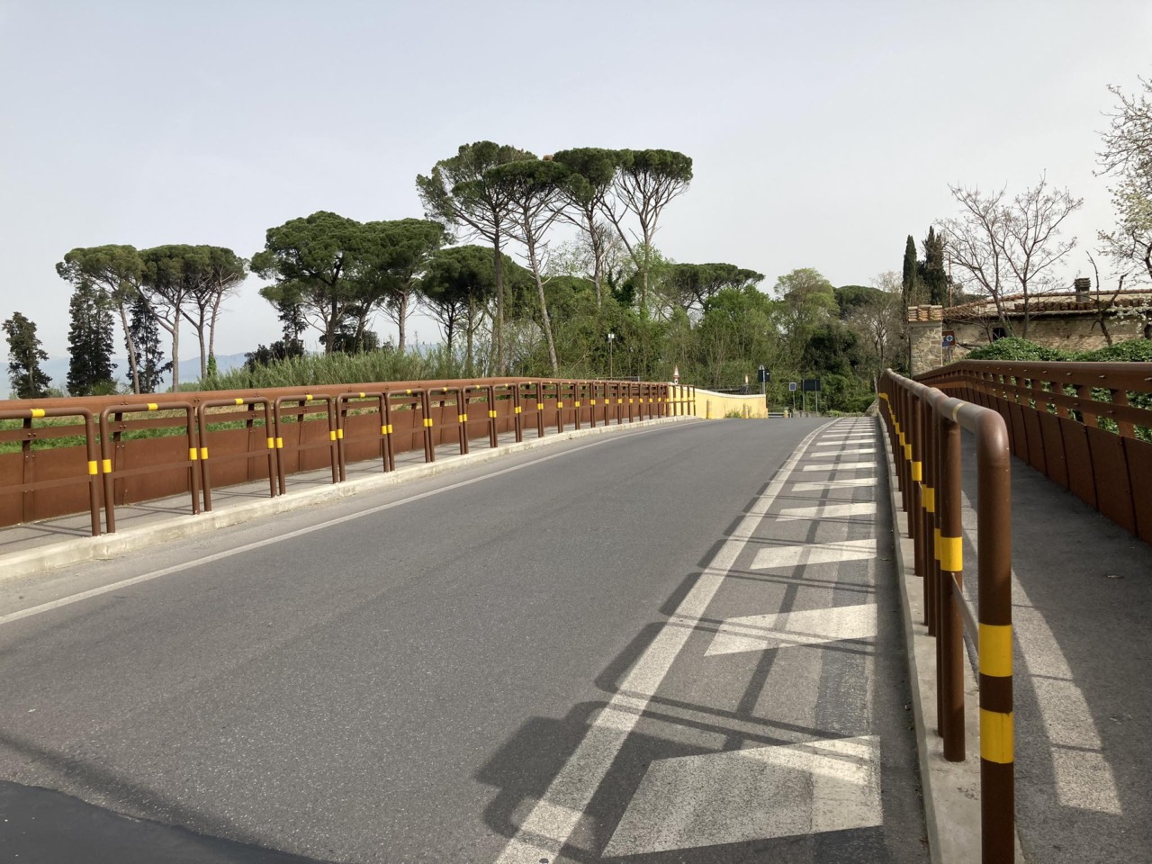 Stop alla circolazione sul ponte al molino