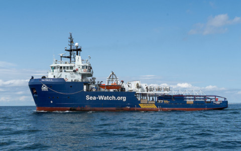 Migranti, a Marina di Carrara attesa la nave Sea Watch 5