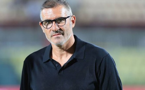 Livorno, Cristiano Lucarelli nuovo allenatore amaranto
