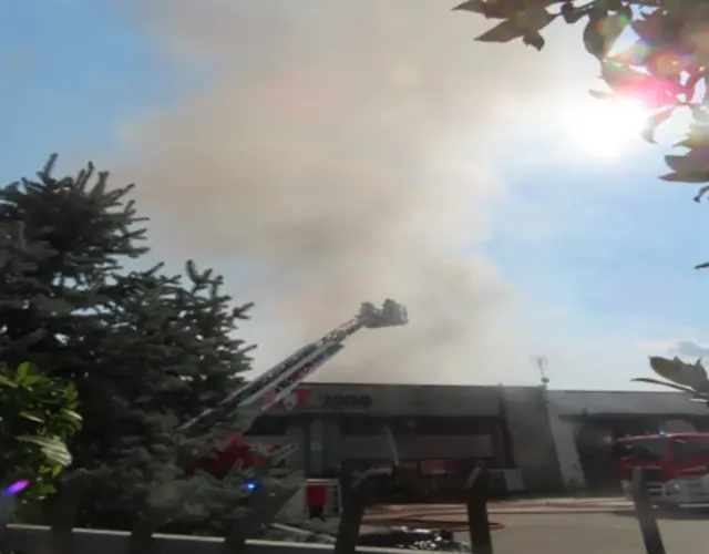Nube sprigionata dall’incendio all’orditura, il comunicato di Arpat
