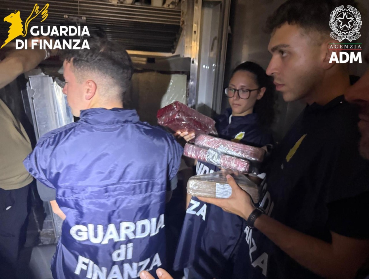 65 kg di cocaina provenienti dal Sud America a bordo di un container, l’operazione – VIDEO