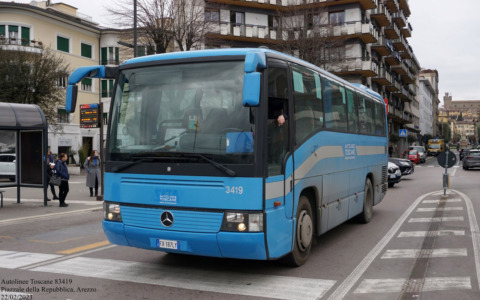 Autista minacciato e preso a pugni da un passeggero dopo il guasto del pullman