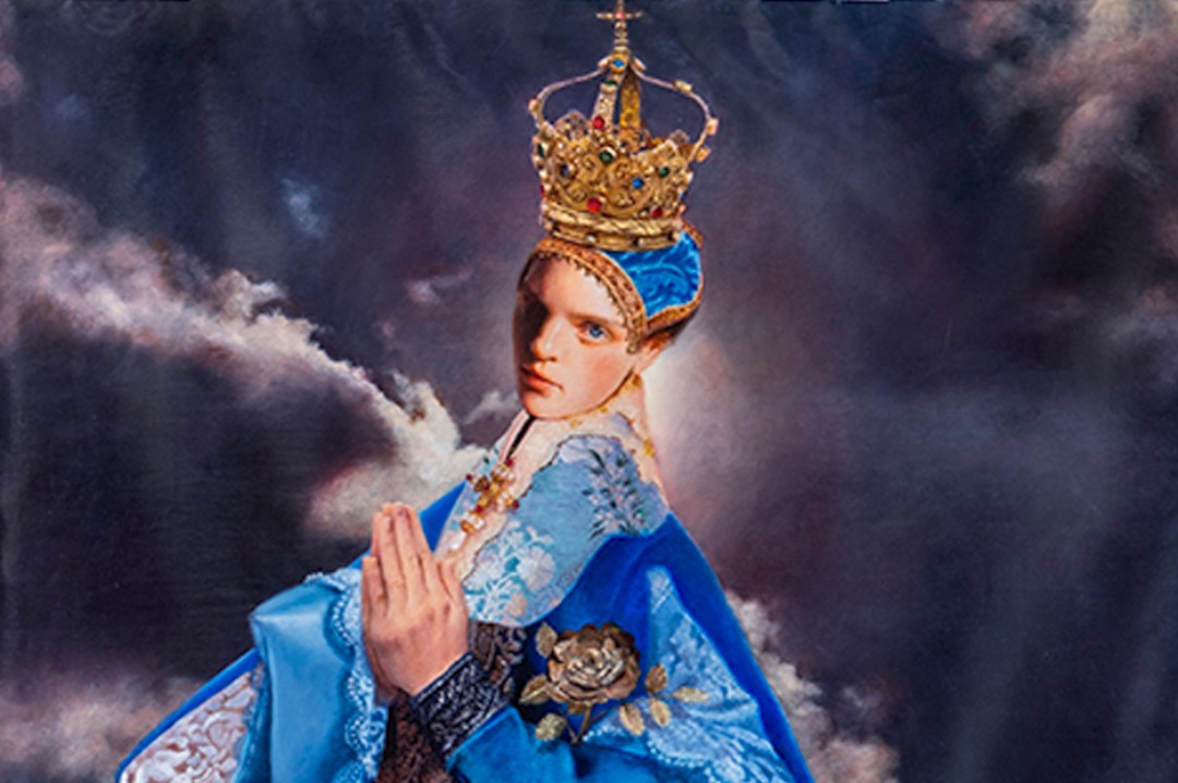 “Il volto della Madonna è androgino”, polemiche sul drappellone