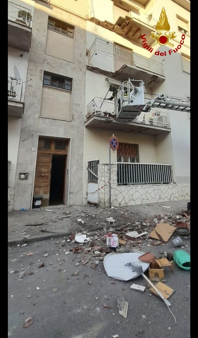 Donna morta nel crollo del balcone, il Prefetto convoca un tavolo permanente
