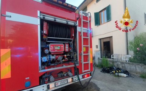 Incendio in appartamento, ustionato 66enne