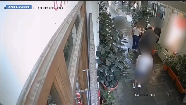 Rolex da 20mila euro strappato a un turista in centro a Firenze: due arresti/ IL VIDEO