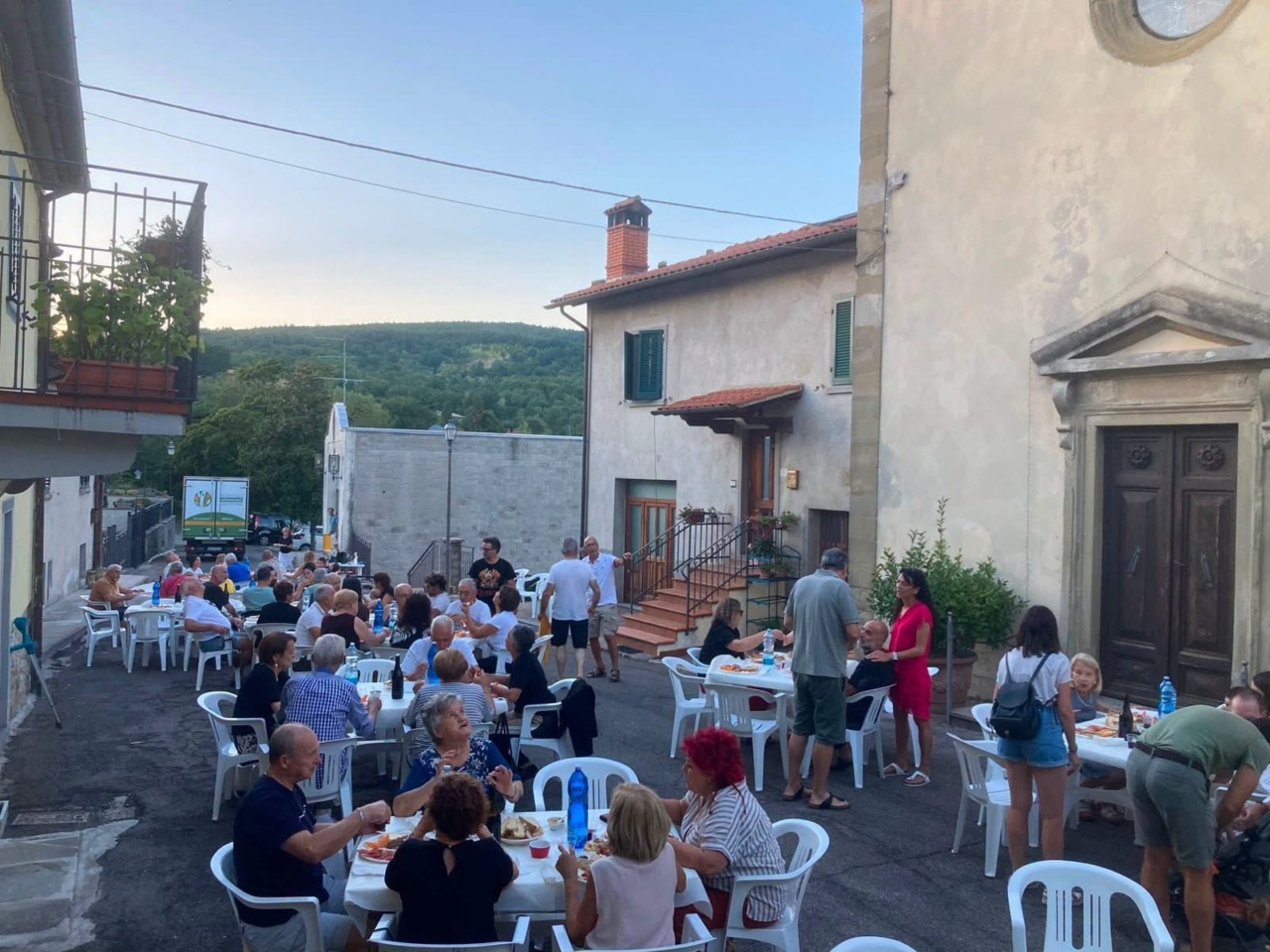 90 persone a cena per festeggiare la riapertura del circolo di Avena