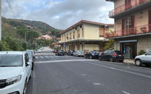 Via ai lavori per gli attraversamenti pedonali lungo la strada 325