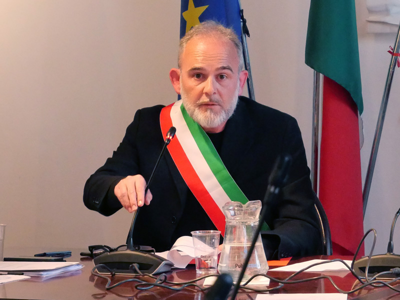 Minacce al segretario comunale, solidarietà dal Sindaco