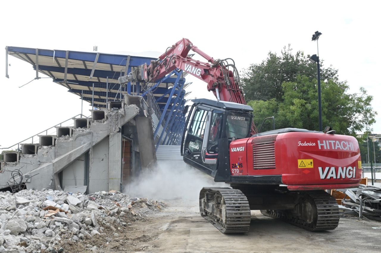 Stadio Turri, via alla demolizione delle tribune