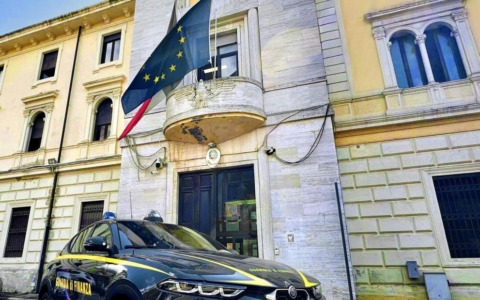 Fatture per prestazioni inesistenti, due imprese nel mirino