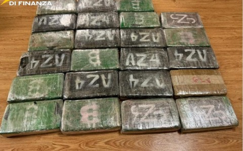 Traffico di cocaina, 14 indagati: nove finiscono in carcere