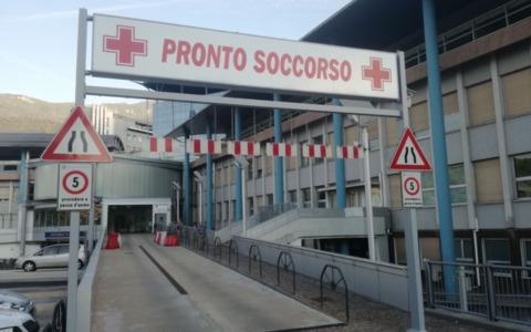 Livorno, 37enne muore in ospedale dopo un malore in mare