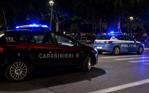 Rubano rame in una scuola materna, sorpresi dai Carabinieri