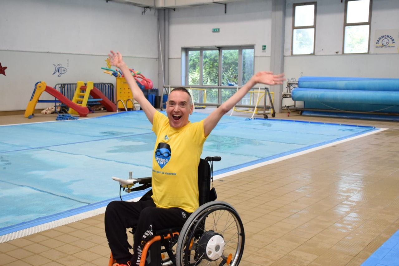 Nuoto, ricerca e solidarietà: aperte le iscrizioni per la seconda edizione di Swim 4Cmt a Firenze