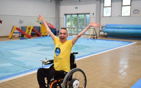 Nuoto, ricerca e solidarietà: aperte le iscrizioni per la seconda edizione di Swim 4Cmt a Firenze