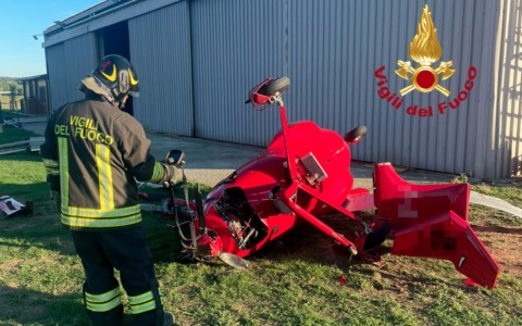 Chiusdino (Siena), si ribalta ultraleggero: lievi ferite per il pilota