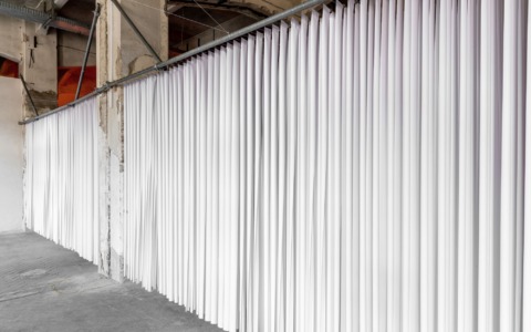 “Paper/coscmic breeze” di Gianni Pettena ala Manifattura Tabacchi di Firenze