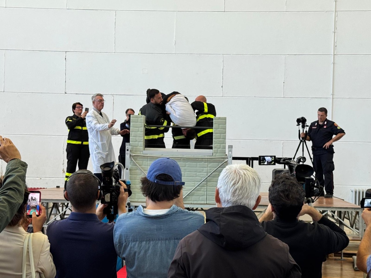 Morte David Rossi: “Aggredito da più persone prima della caduta”. Le indiscrezioni dalla nuova perizia