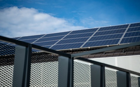 Risparmio energetico, i 10 errori che (quasi) tutti fanno in casa senza saperlo