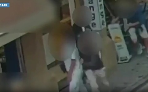 Rapina in pieno centro a Firenza, via l’orologio di lusso a turista americano