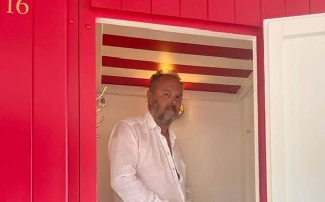 Forte dei Marmi, addio a Roberto Santini: storico titolare del bagno Piero
