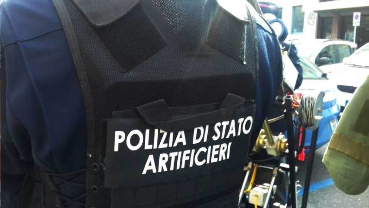 Arezzo, ordigno bellico ritrovato davanti a una chiesa