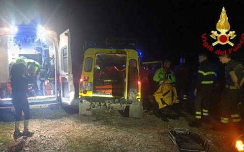 Soccorso nel bosco dopo un infortunio alla caviglia