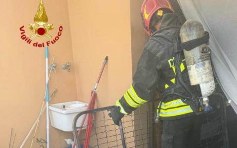 Incendio in un appartamento, intervento dei Vigili del Fuoco