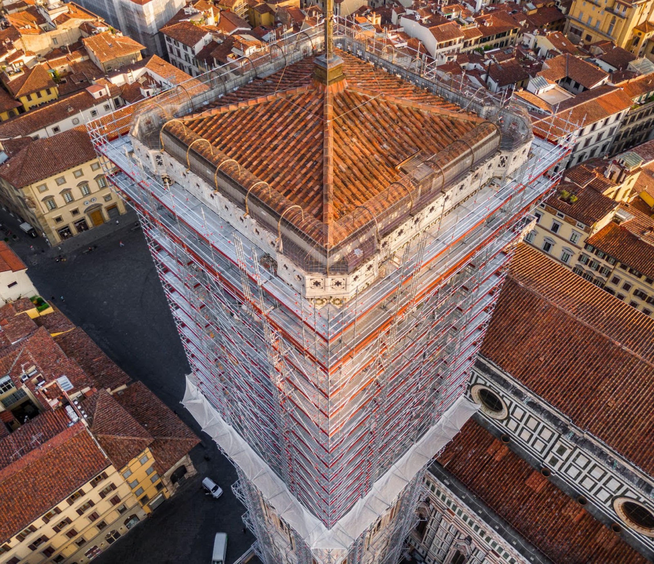 Firenze, campanile di Giotto: completato il ponteggio: al via il restauro